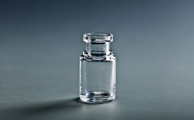 What are the characteristics of rubber stopper of COP vial